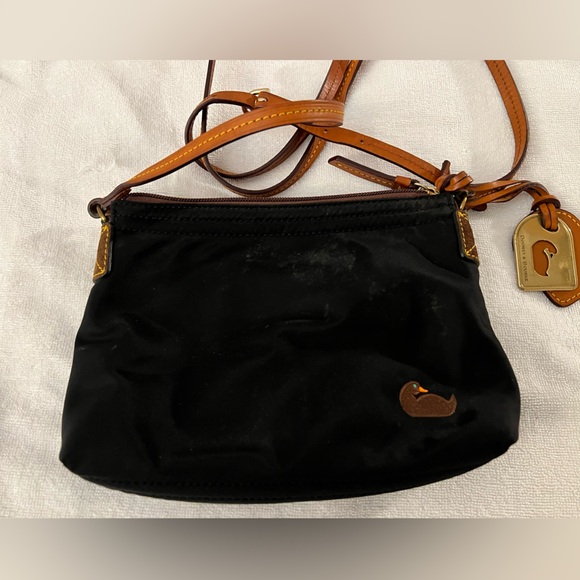 Dooney and bourke pouchette Carry-all HandbagTravel Baguette Purse Little Ducky - Picture 2 of 8